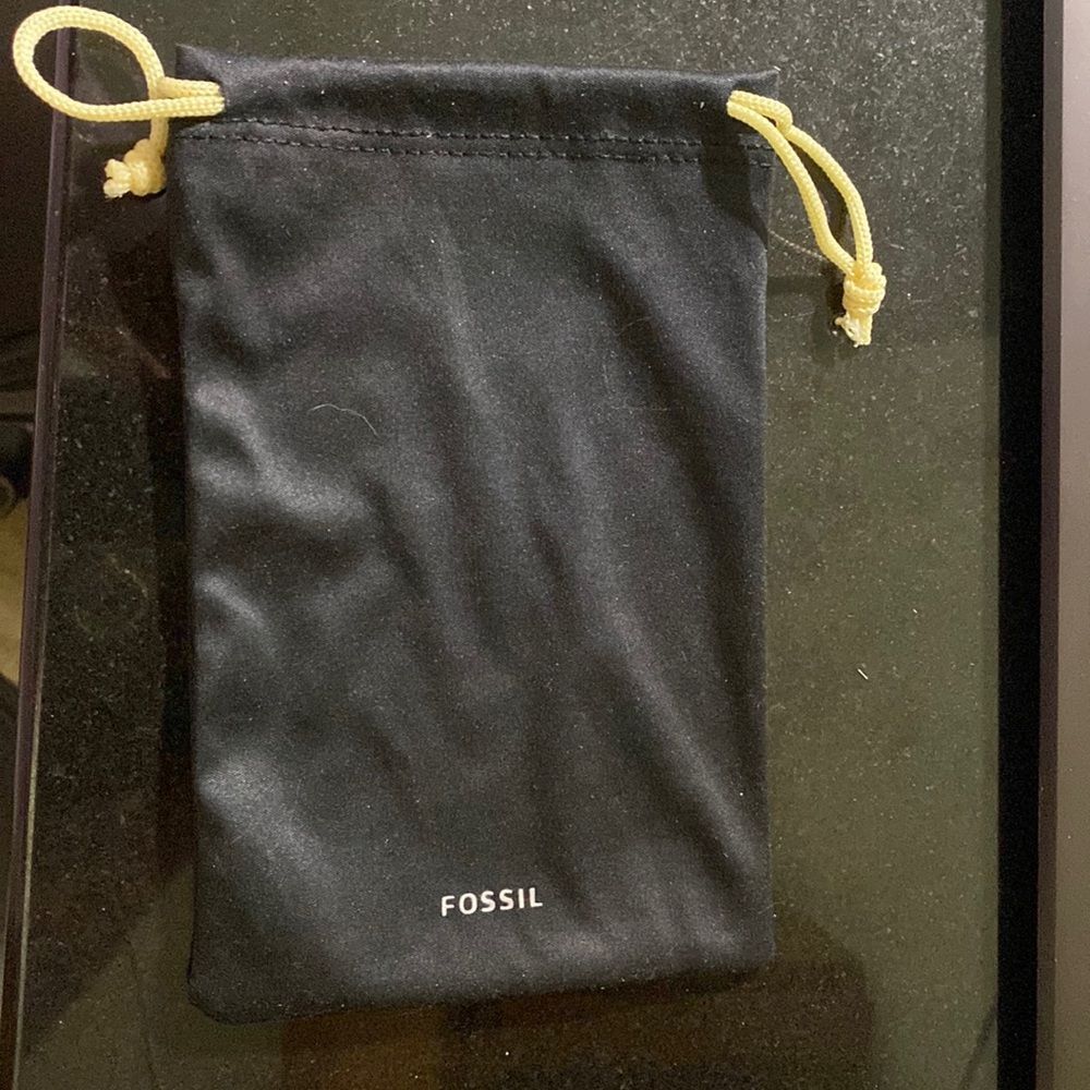 Brand new eyeglass case Fossil w/ drawstring closure. black w/ cream str…